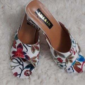 Floral Mules sz 7.5